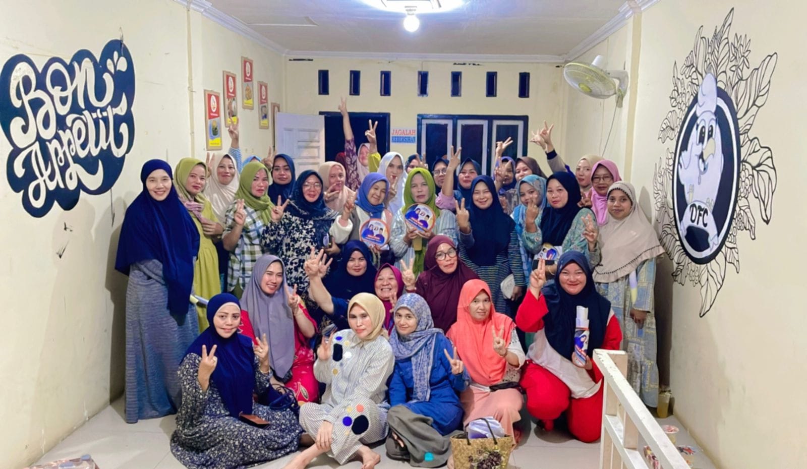 Dilla-MT berpoto bersama srikandi Nipah Panjang