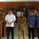 Plt Bupati Berpoto bersama kades dan BPD