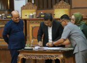 Hadiri Paripurna Terakhir, Romi-Robby Ucapkan Terima Kasih