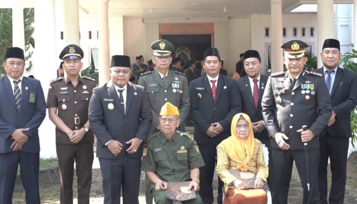 Pemkab Tanjab Timur Peringati Hari Pahlawan