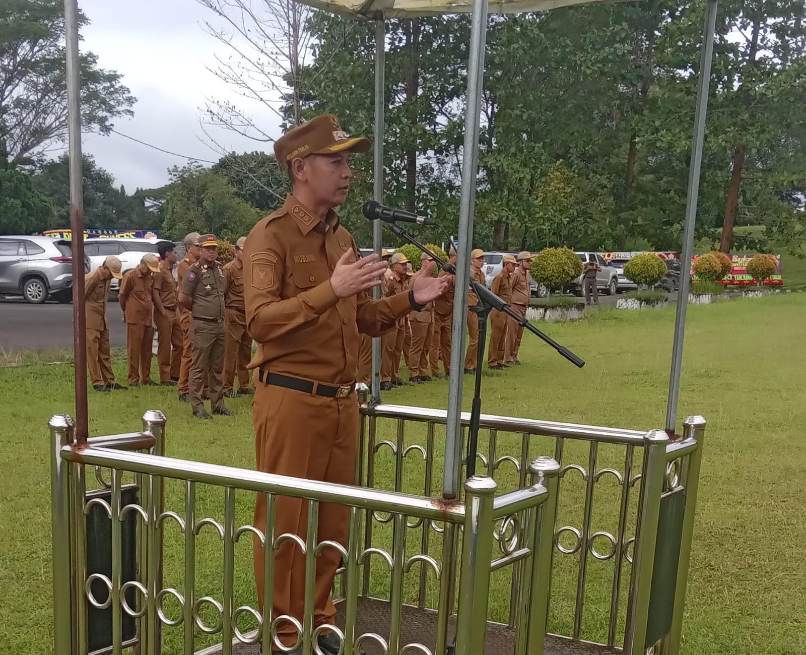 hari pertama ngantor