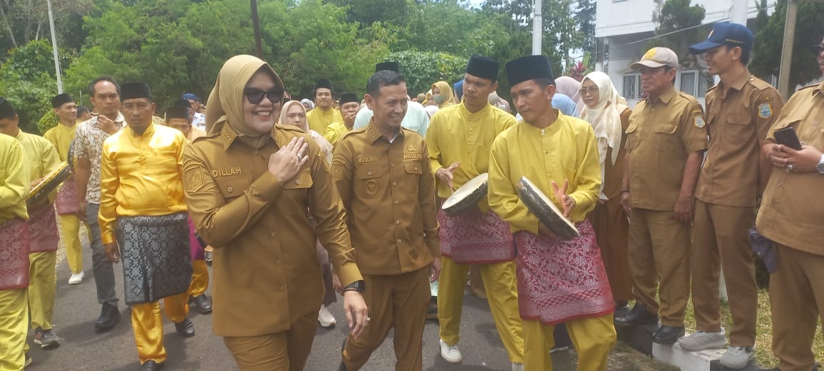 Bupati dan Wabup Tanjab Timur