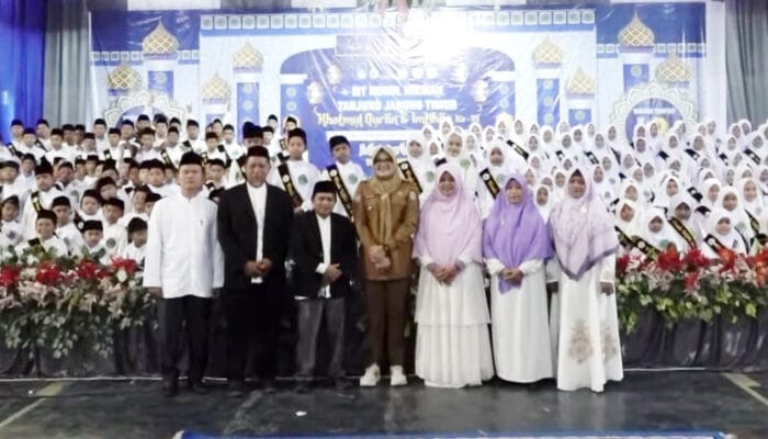 Bupati Hadiri Wisuda 220 Hafidz Qur’an SIT Nurul Hikmah